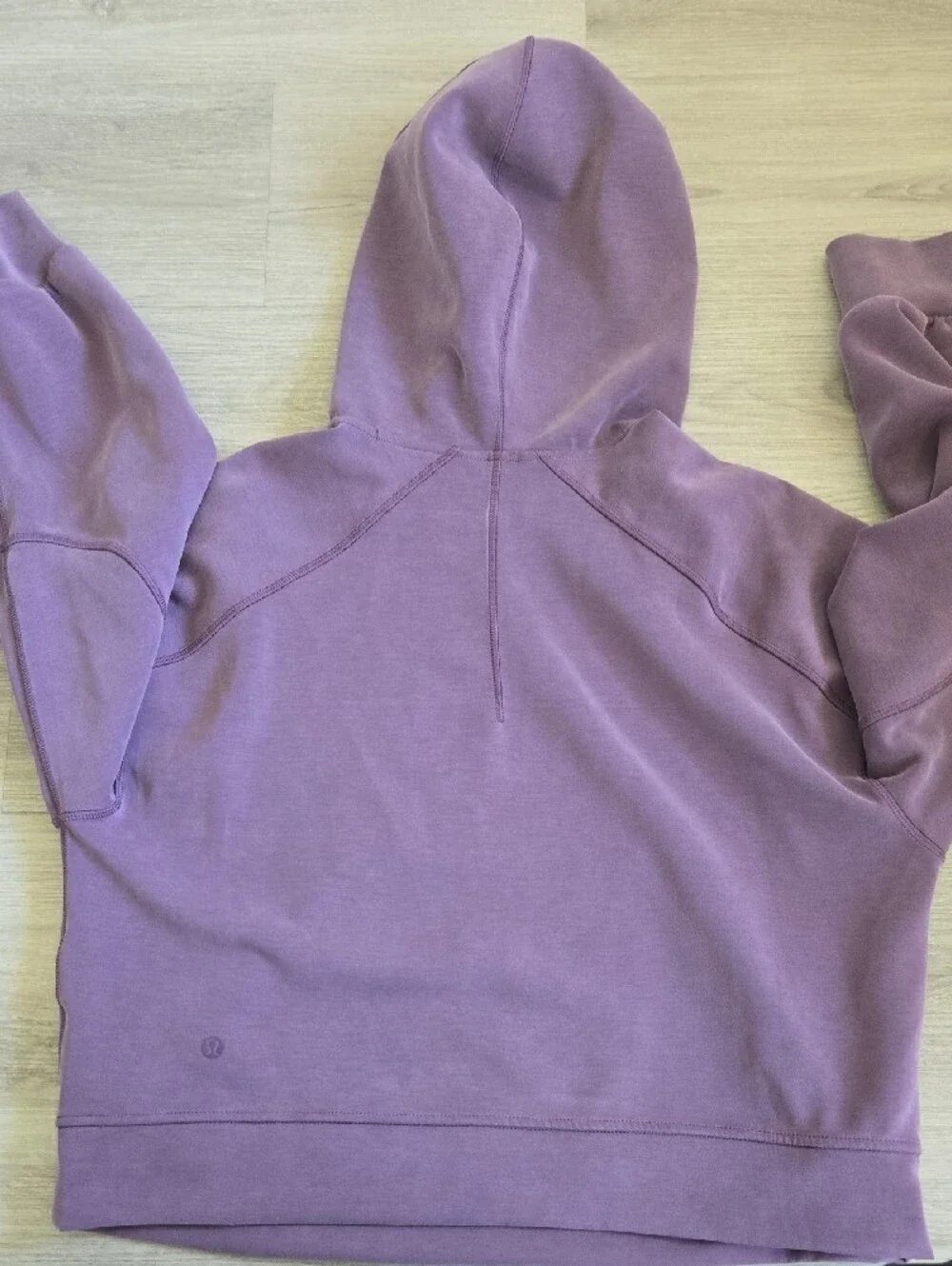lululemon athletica Cropped Pullover Hoodie - Lavender Purple
